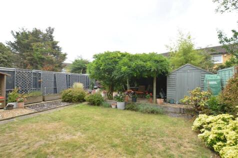37 Collingwood Close gdn July 25a.JPG