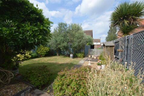 37 Collingwood Close garden sunny july 25 c.JPG