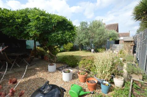 37 Collingwood Close garden sunny july 25 b.JPG