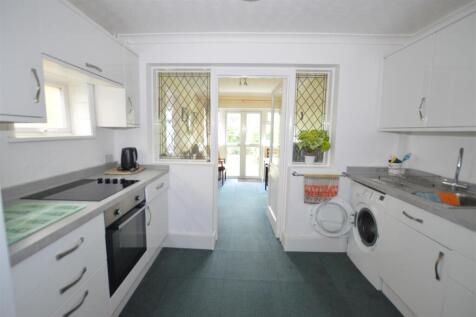 15 Maswell Park Crescent kit.JPG