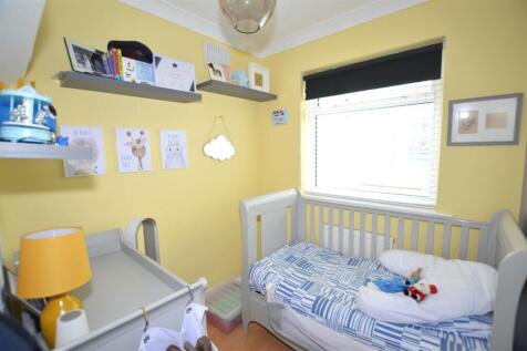 48 Bramley Close bed 2.JPG
