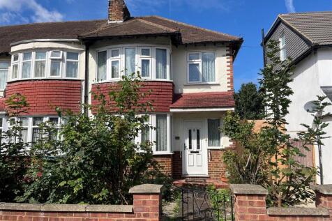 102 Wills Crescent sunny.jpg