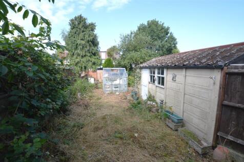 102 Wills Crescent garden new.JPG