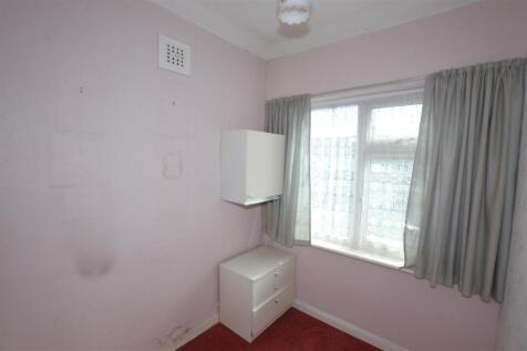 102 Wills Crescent bed 3 new.JPG