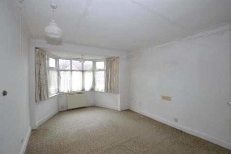12 Bryanston Ave bed 2.JPG