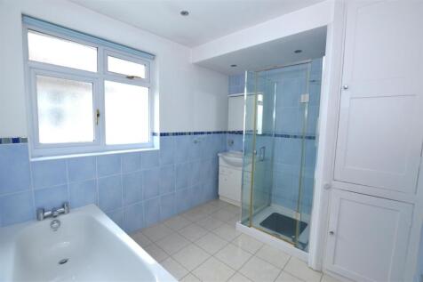 12 Bryanston Ave bath.JPG