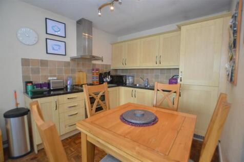 13 Carlton House kitchen2.JPG