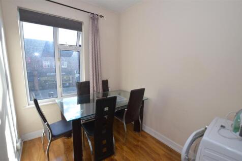 50A High Street dining room.JPG