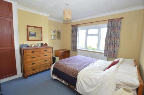 16 Park Road bed 2.JPG