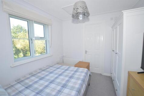 38 Beaumont Place bed a.JPG