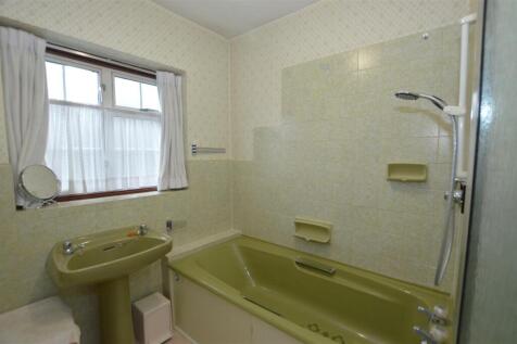 100 Redway Drive bathroom.JPG