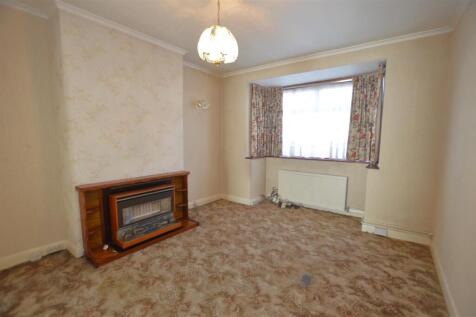 21 Kneller Gardens living room.JPG