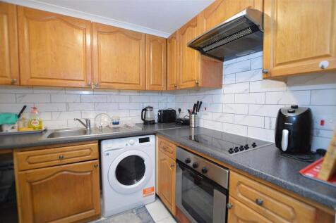 24 Beaumont place kitchen2.JPG