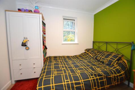 24 Beaumont Place bedroom.JPG