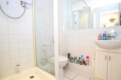 24 Beaumont Place bathroom.JPG