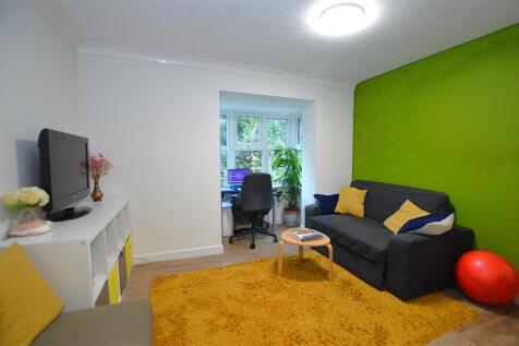 24 Beaumont Place living room2.JPG