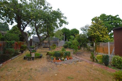 18 Lyndhurst Avenue garden.JPG