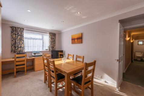 19 St Mary&#39;s Way (11)
