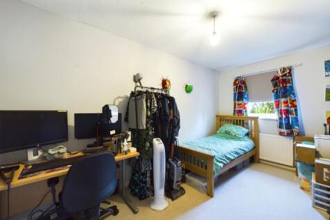 CAM02023G0-PR0084-STILL027