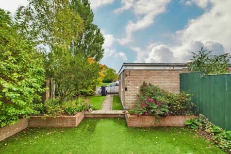 CAM02023G0-PR0172-STILL008