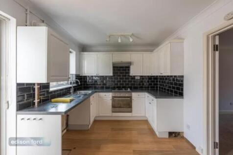 248-longs-drive-yate-bristol-south-gloucestershire