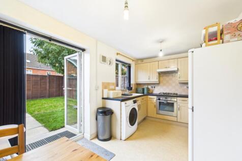 CAM02023G0-PR0173-STILL006