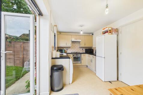 CAM02023G0-PR0173-STILL037