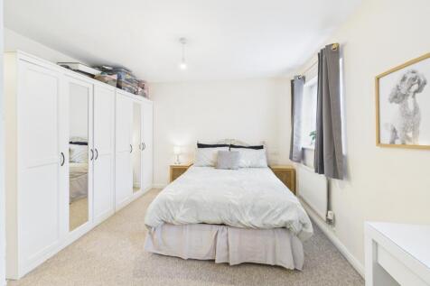 CAM02023G0-PR0173-STILL052