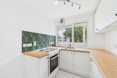 CAM02023G0-PR0176-STILL010