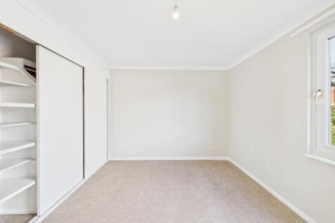 CAM02023G0-PR0176-STILL012