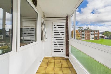 CAM02023G0-PR0176-STILL006