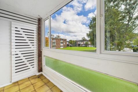 CAM02023G0-PR0176-STILL005