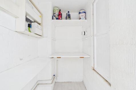 CAM02023G0-PR0176-STILL008