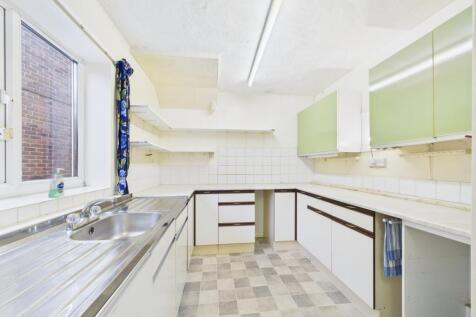 CAM02023G0-PR0175-STILL018