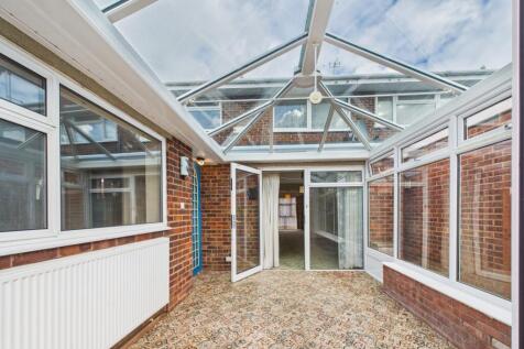 CAM02023G0-PR0177-STILL017