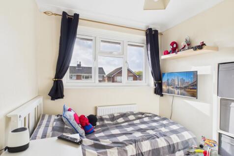 CAM02023G0-PR0179-STILL009