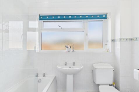 CAM02023G0-PR0179-STILL011