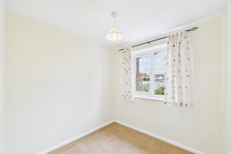 CAM02023G0-PR0174-STILL009