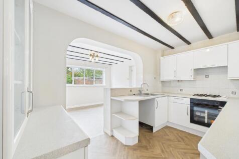 CAM02023G0-PR0178-STILL012