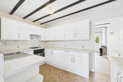 CAM02023G0-PR0178-STILL015