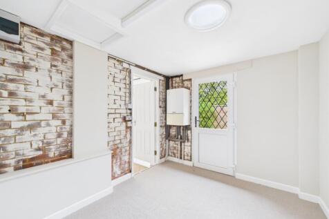 CAM02023G0-PR0178-STILL023