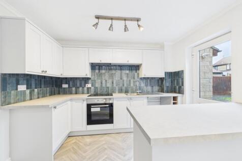 CAM02023G0-PR0184-STILL016