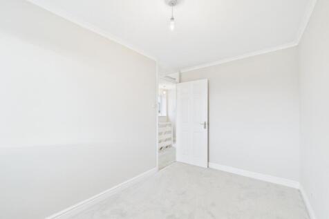 CAM02023G0-PR0184-STILL033