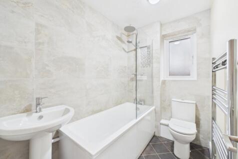 CAM02023G0-PR0184-STILL024