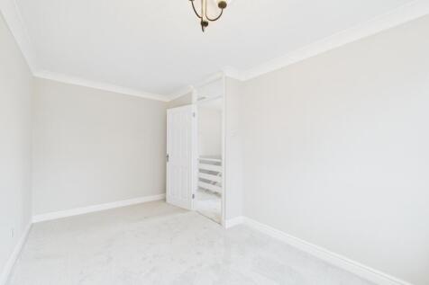 CAM02023G0-PR0184-STILL027