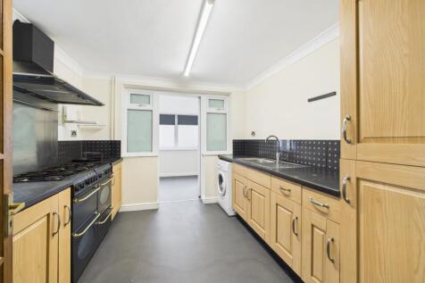 CAM02023G0-PR0181-STILL012