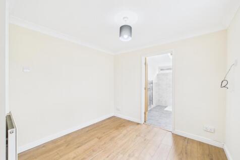 CAM02023G0-PR0181-STILL009