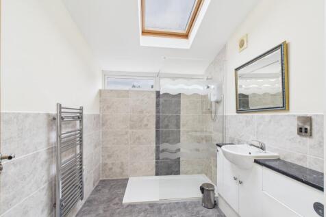 CAM02023G0-PR0181-STILL004