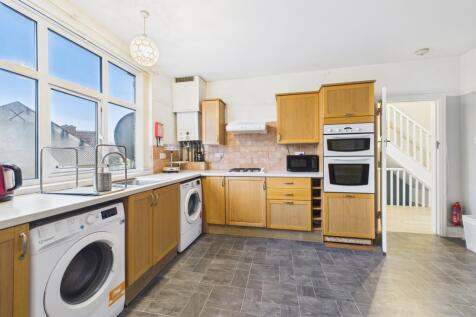 CAM02023G0-PR0187-STILL010