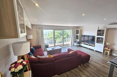 lounge area.jpg